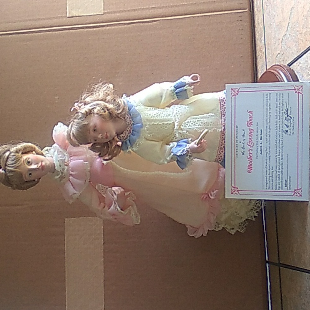 Vintage Danbury Mint Porcelain Mother & Daughter Dolls with Certificate